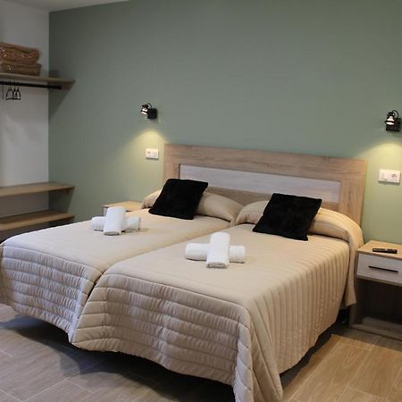 Pension Albergue O Pedregal Lourenza Bagian luar foto