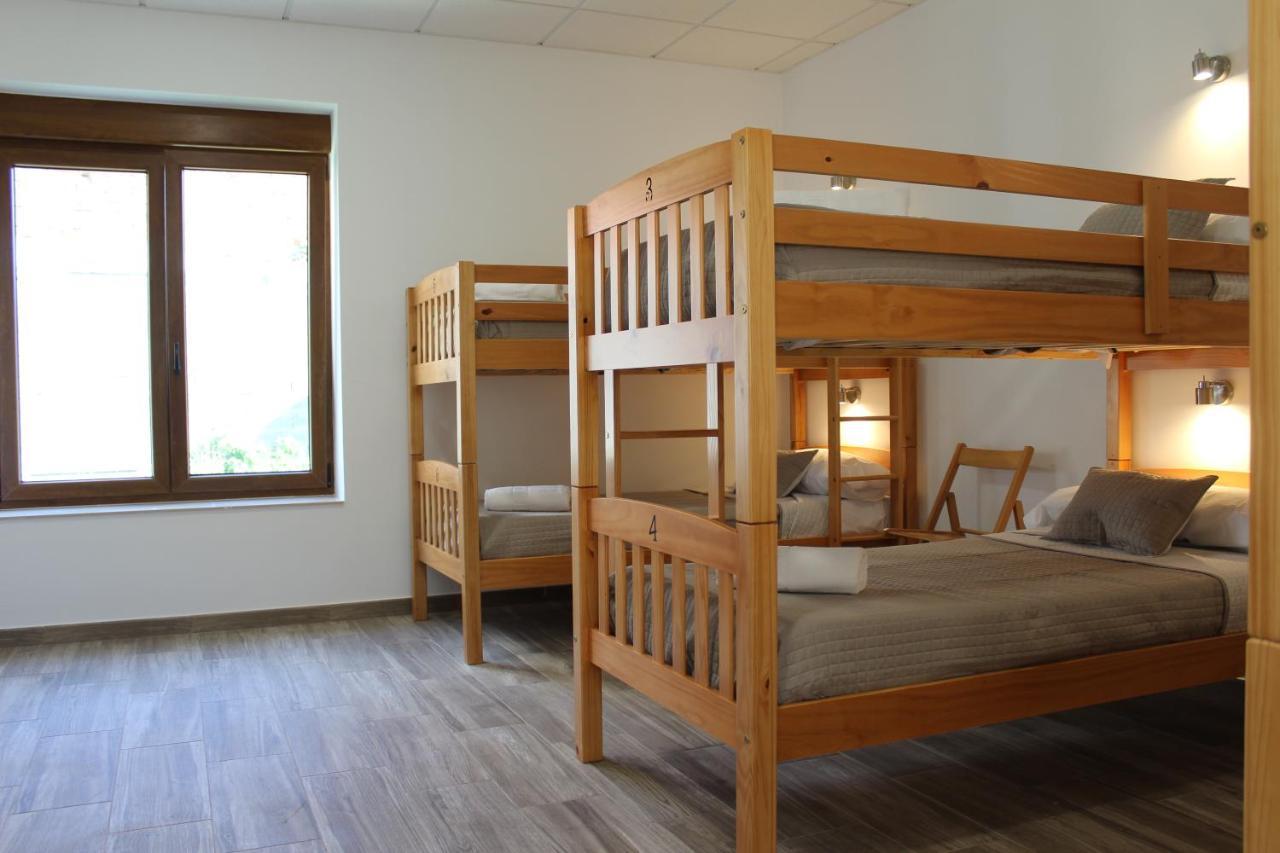Pension Albergue O Pedregal Lourenza Bagian luar foto